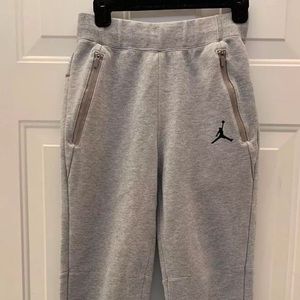 Nike Men’s Air Jordan tech fleece pants grey